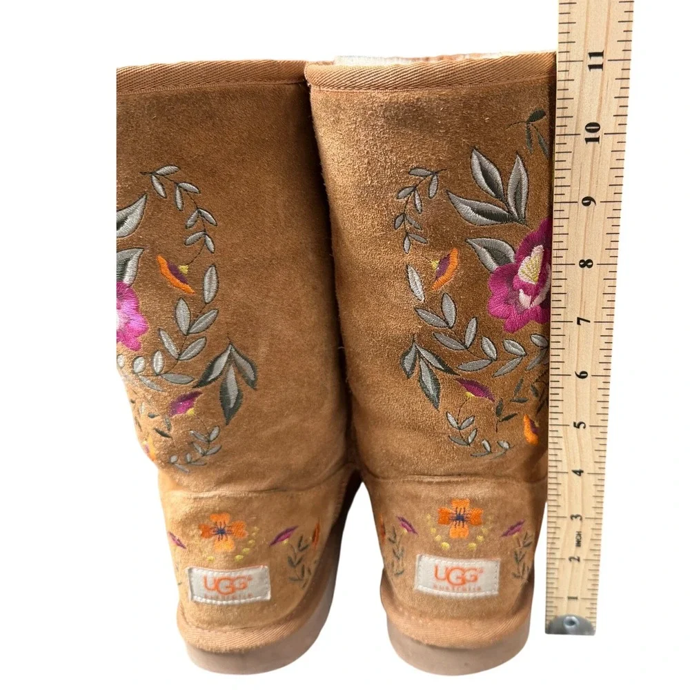 UGG Australia 1005760 Chestnut Suede Floral Embroidered Boots 8 Womens Pull On
